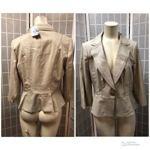 White-Black,Woman,Jacket Classic,Beige,Sz 12,metal button,petplum,double seams.!